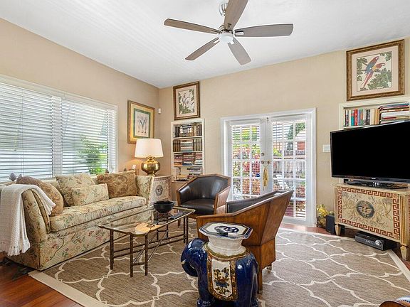 5th image of 239 Lytton Ct