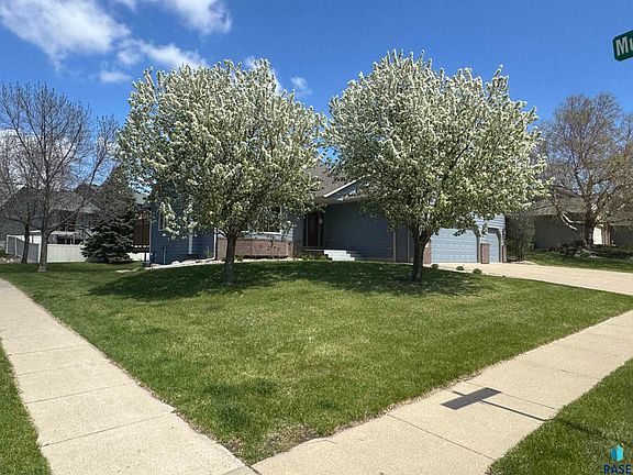 2nd image of 812 W Quail Creek Cir