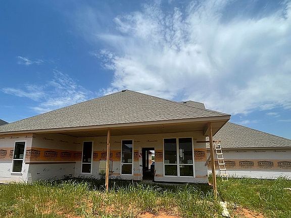 3rd image of 442 Isabella Dr