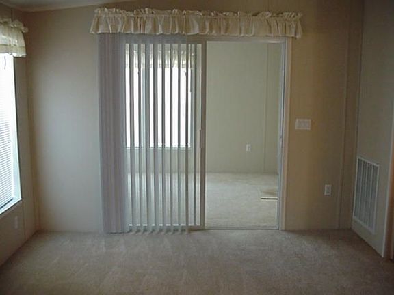 4th image of 264 Taho Cir