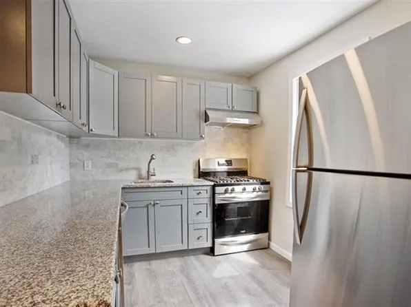 267 Griffith Street image 1 of 10