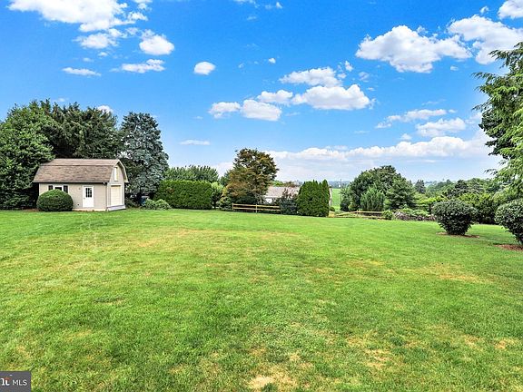 3rd image of 3170 Marian Dr