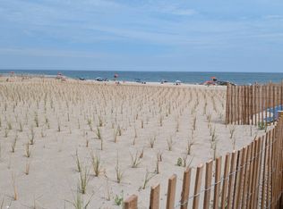 129 Beach 118 St #6E, Rockaway Park, NY 11694