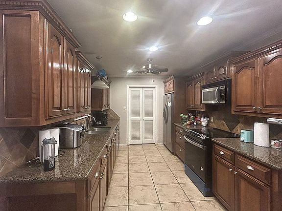 5th image of 2611 Briarwood St