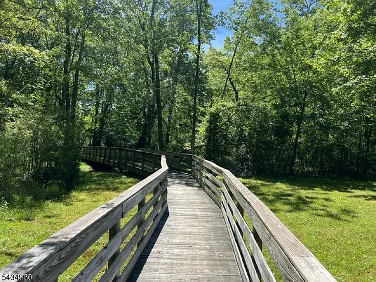 14 Lagoon Way — Photo 5