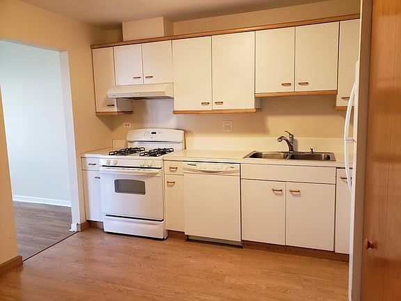 3rd image of 738 Grouse Ct #738
