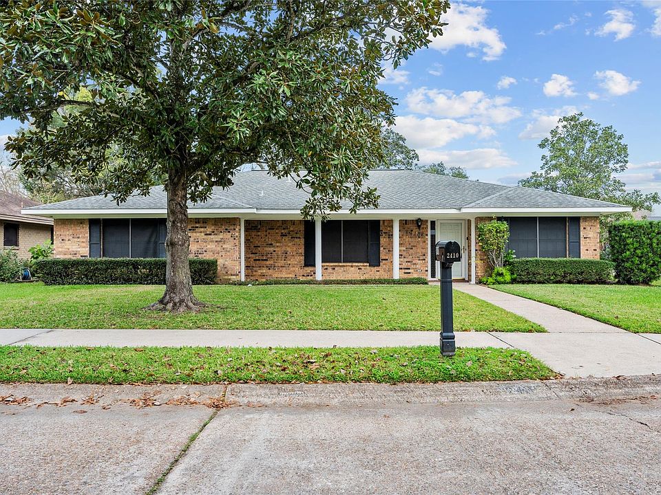 1st image of 2410 Mockingbird Ln