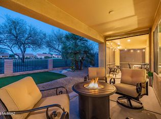 1082 N Night Heron Dr, Green Valley, AZ 85614