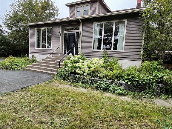 2nd image of 300 Topsail Road