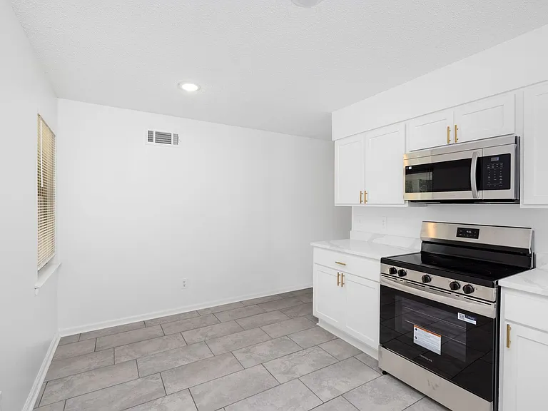 1860 Brookhaven Dr — Photo 15