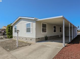 211 W Riverridge Ave, Roseburg, OR 97471