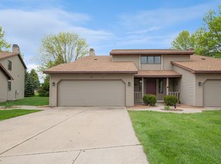 2412 Cedar Rdg APT A, Green Bay, WI 54313