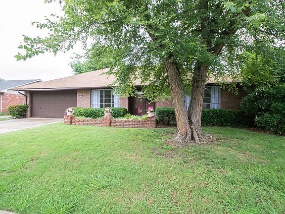 GREAT CURB APPEAL