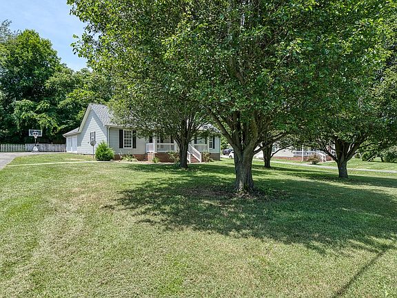 3rd image of 2331 Lake Pointe Dr