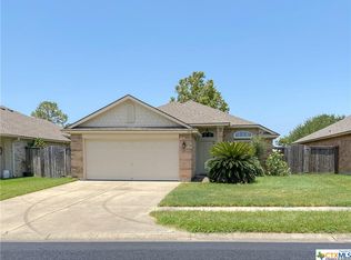 304 Yosemite Dr, Victoria, TX 77904