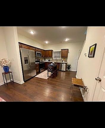 3rd image of 109 Sommerwall Pl