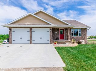 2204 Timberlane Dr, Sabetha, KS 66534