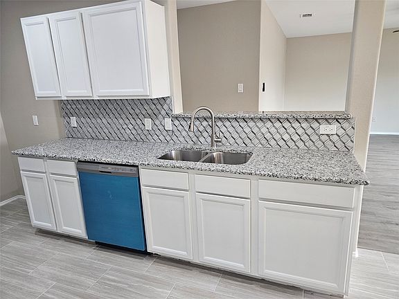 3rd image of 2210 Marvin Dr