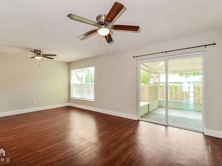 209 Banyan Ct — Photo 4
