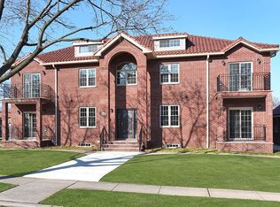 210-05 36ave, Bayside, NY 11361