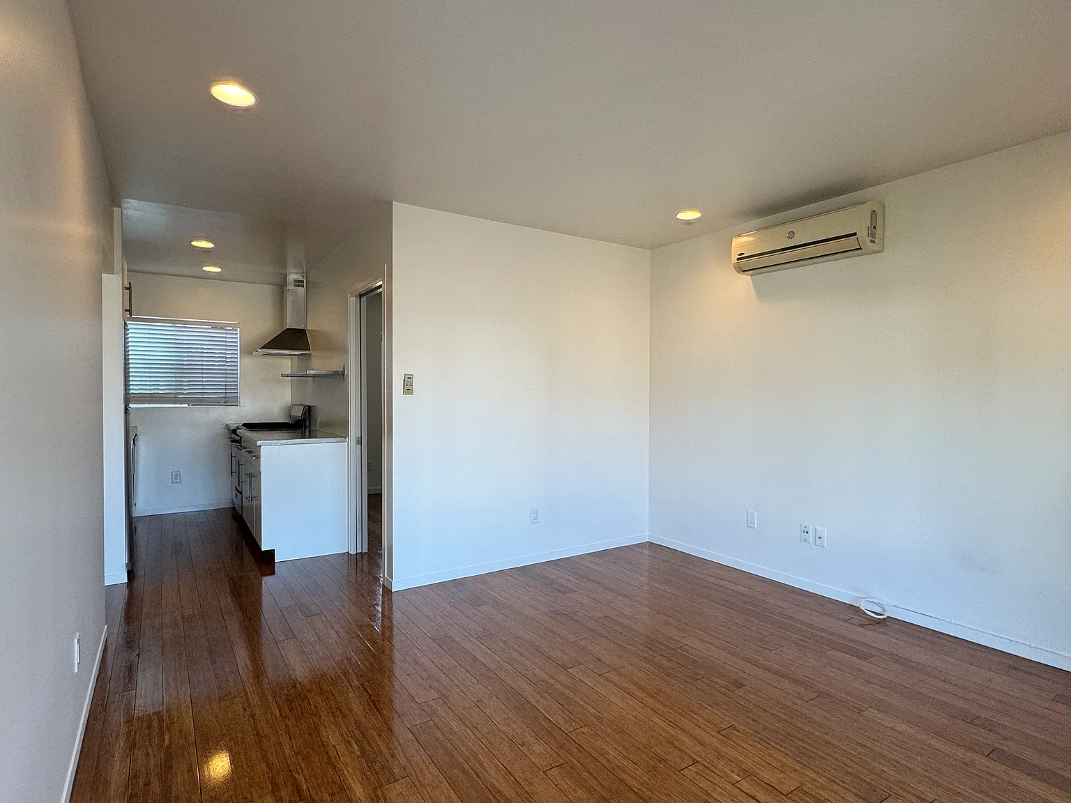 2 bed, 575 sqft, $2,600 — Photo 3