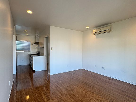3rd image of 3804 Clinton St APT 1