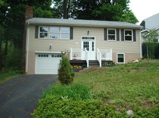 26 Ridgedale Rd, Lake Hopatcong, NJ 07849
