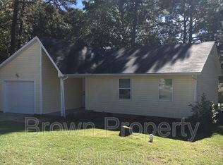 3324 Red Fox Rd, Spring Lake, NC 28390