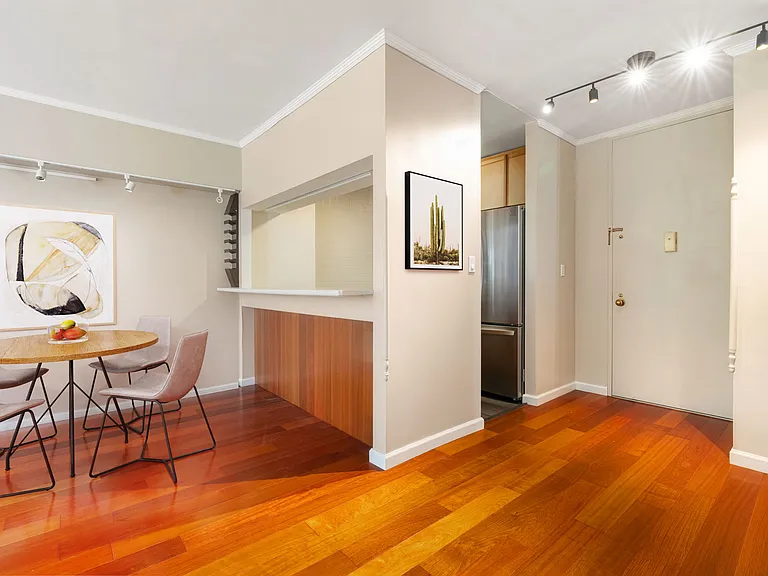 350 W 50th St #2B — Photo 9