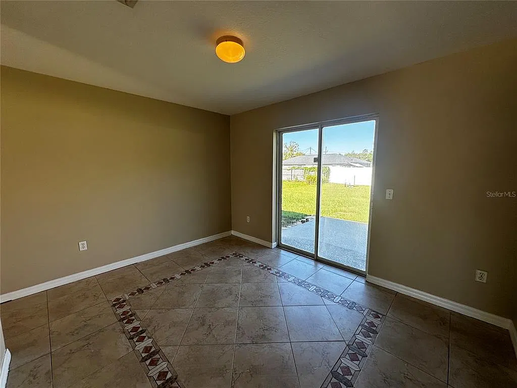 3 bed, 2.0 bath, 1162 sqft, $1,550 — Photo 3