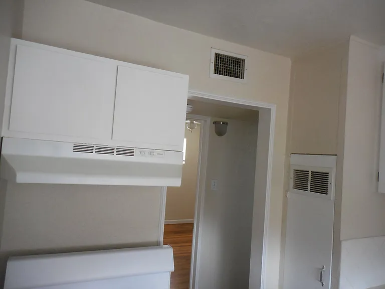 701 W Yandell Dr #12-1 — Photo 9