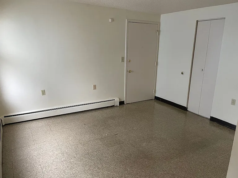 159 Hedley Ave — Photo 2