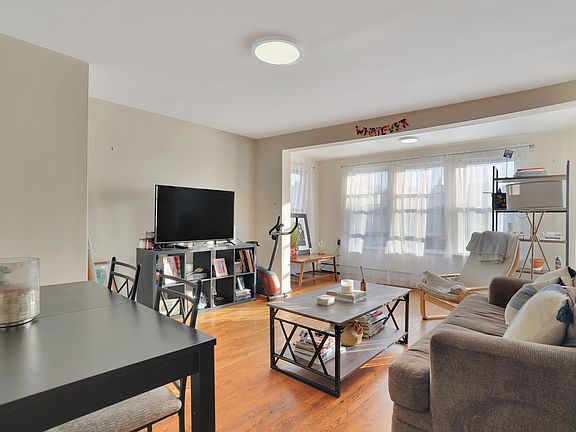 2nd image of 354 5th St