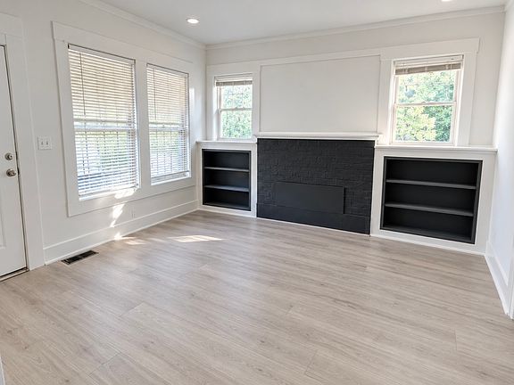 4th image of 2701 Pike Rd #2