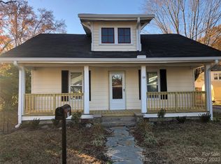 27 Pharr St, Canton, NC 28716