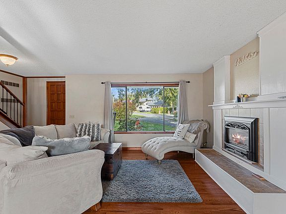 5th image of 2212 N Trumpeter Dr
