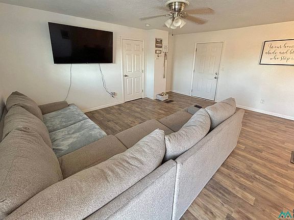 3rd image of 1537 N Yeso Cir