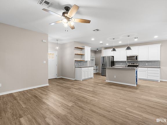 2nd image of 325 Driftwood Ln