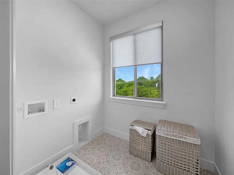 2524 Havenhurst St #102 — Photo 25