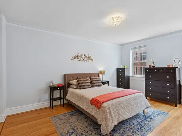 720 Fort Washington Avenue image 6 of 16