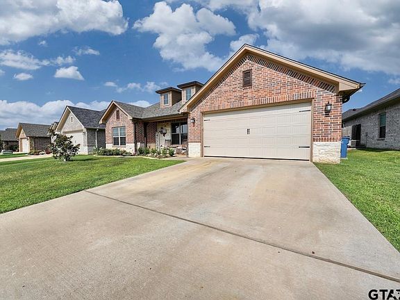 3rd image of 328 Kingdom Blvd