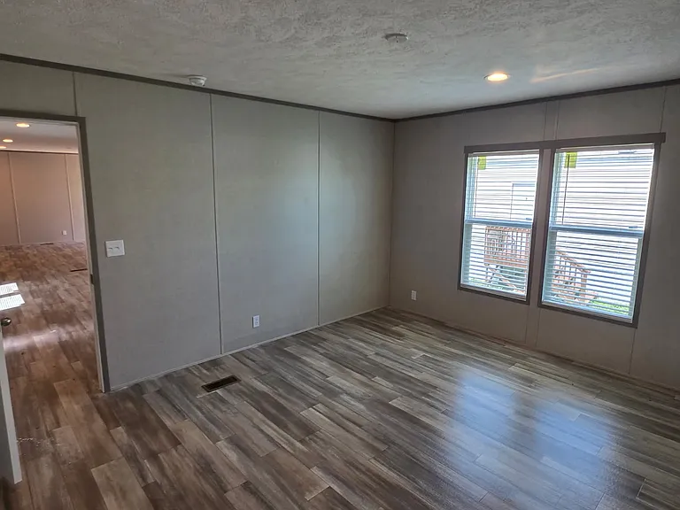 2981 Edgemoor Ln — Photo 4