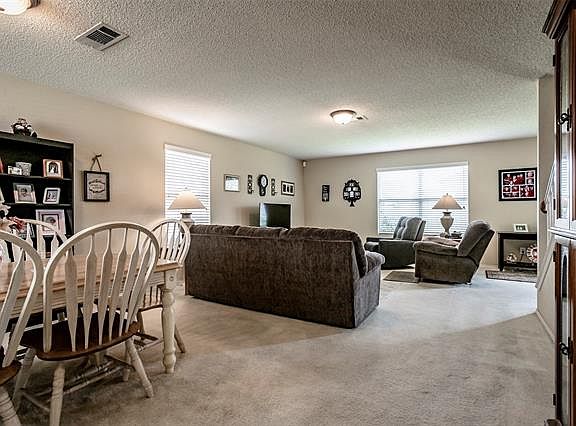 4th image of 116 Thoroughbred Dr
