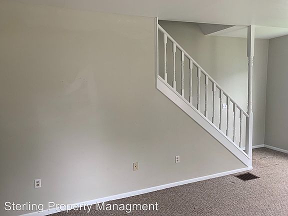3rd image of 352 Walnut St