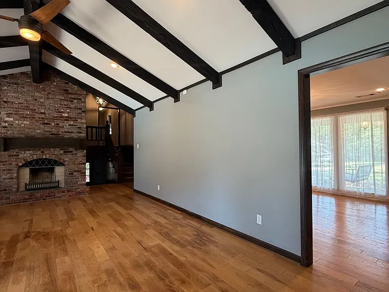 1101 Silverwood Cv — Photo 13