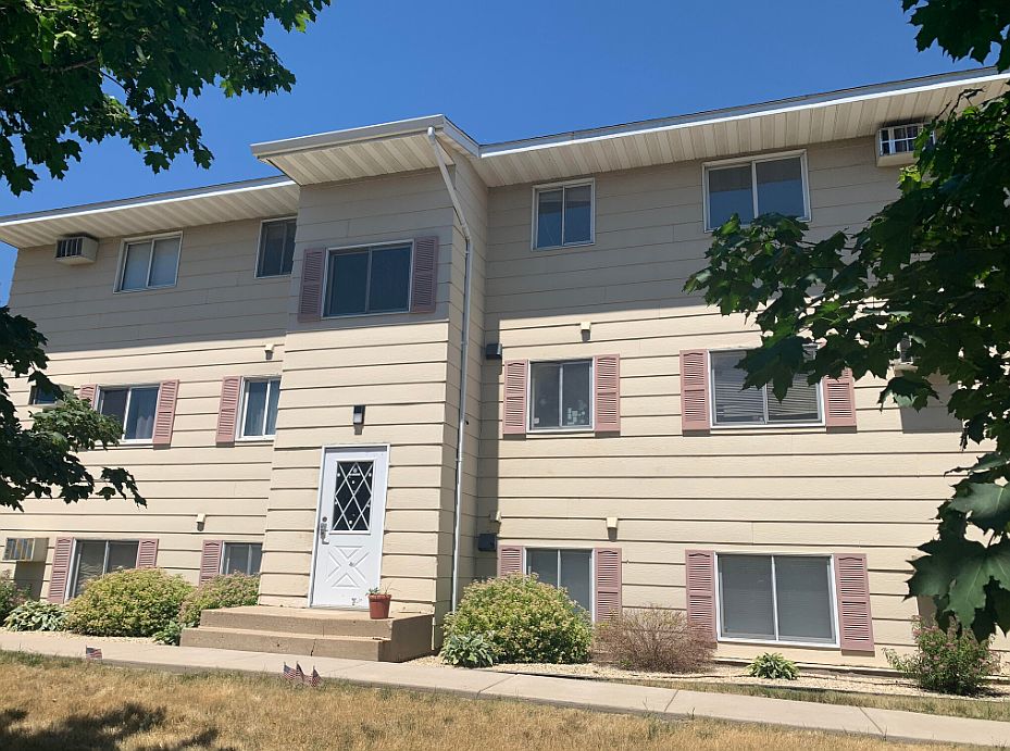 1st image of 325 37th Ave N APT 202