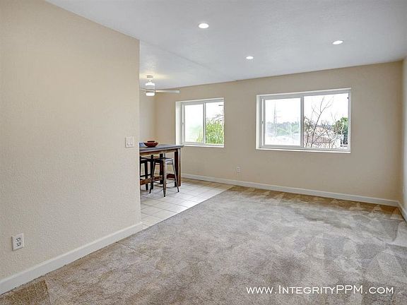 4th image of 3925 Ocean View Blvd #30