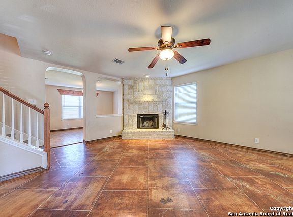 4th image of 225 Frio Cir