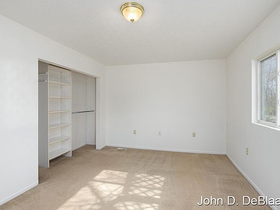 5th image of 224 Cass St
