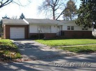 2132 Fairway Dr, Springfield, IL 62704